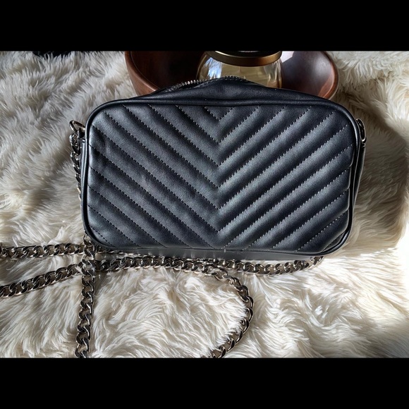 Steve Madden Classic Crossbody Bag - Picture 4 of 4